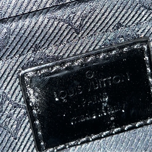 Louis Vuitton Altair Clutch Quilted Monogram Leather in Noire - Picture 14 of 15